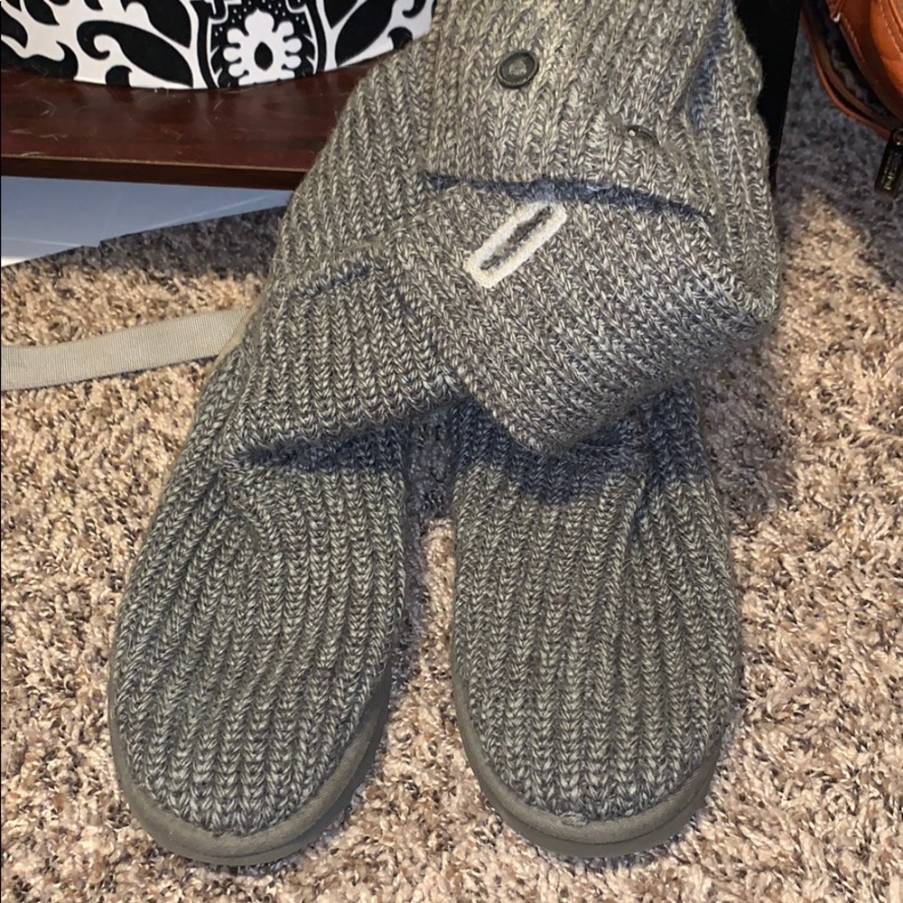 Grey Cable Knit Uggs